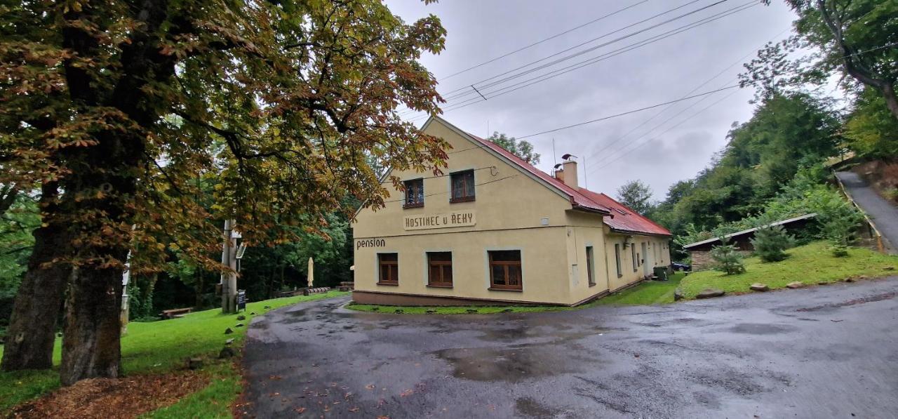Отель Hostinec U Reky Остравице Экстерьер фото