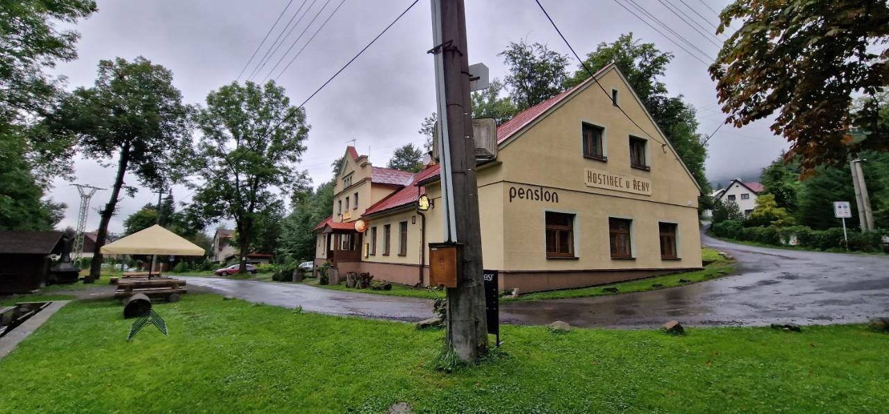 Отель Hostinec U Reky Остравице Экстерьер фото