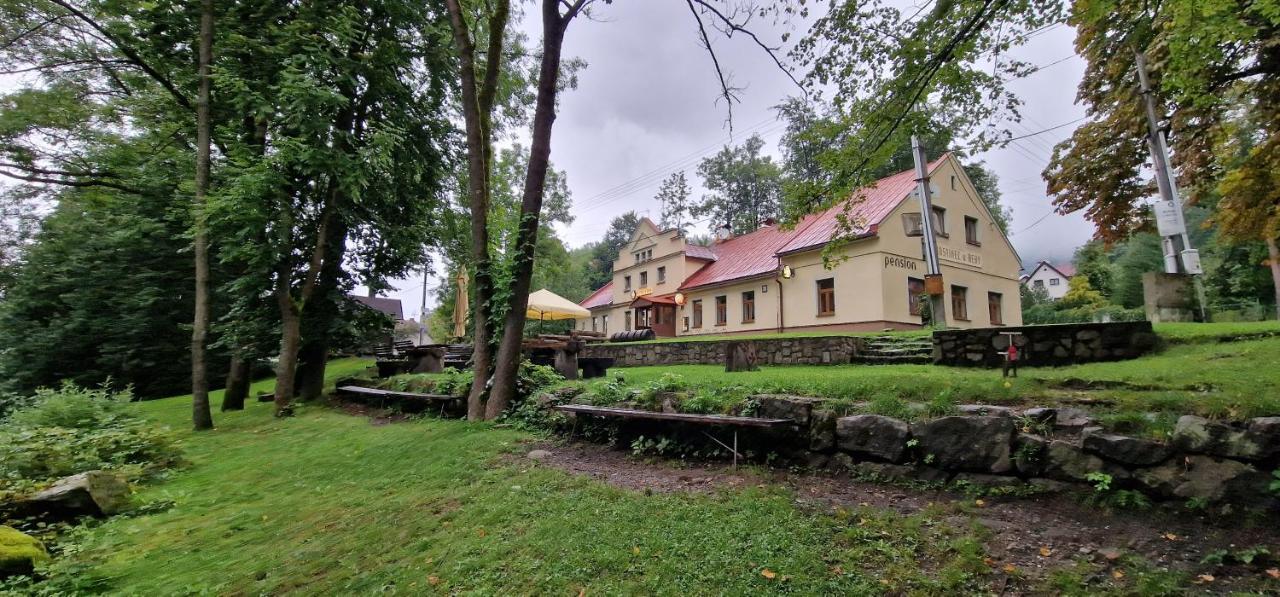 Отель Hostinec U Reky Остравице Экстерьер фото